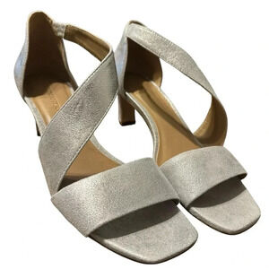 👠 Bernardo‎ Silver Leather Asymmetrical Strap Heels Women’s 9 Open Toe ✨ 👠